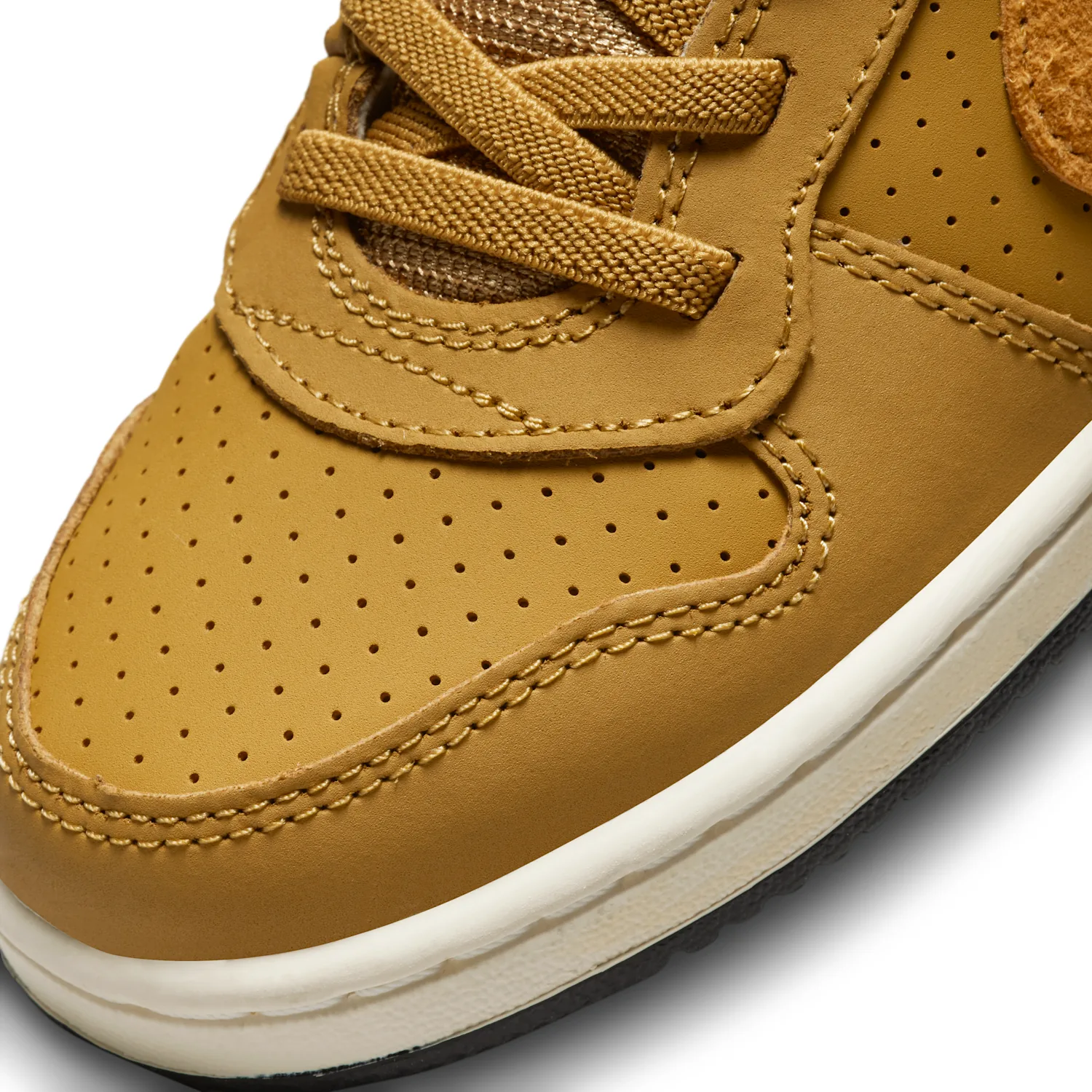 Nike Court Borough Mid image 7