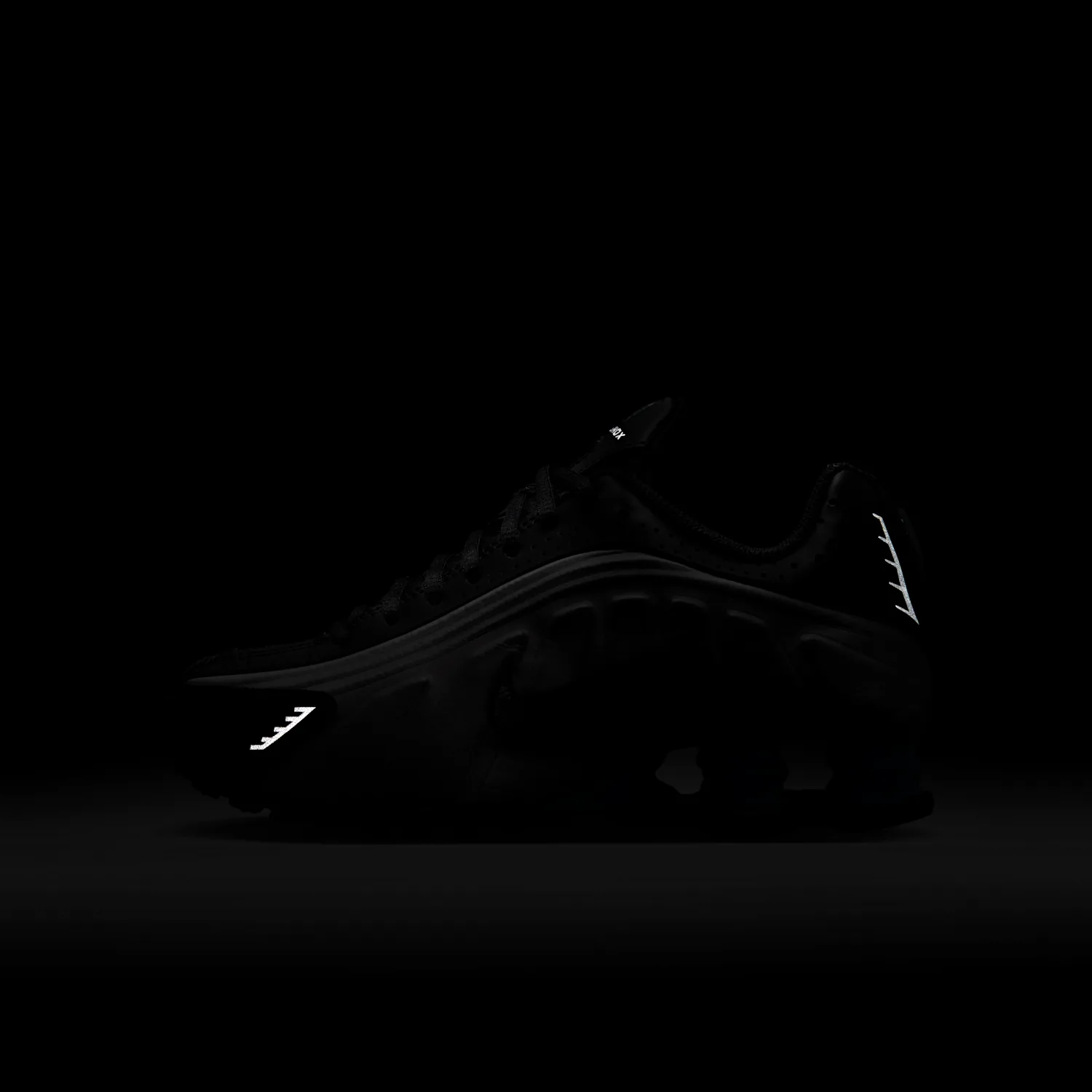 Nike Shox R4 image 3