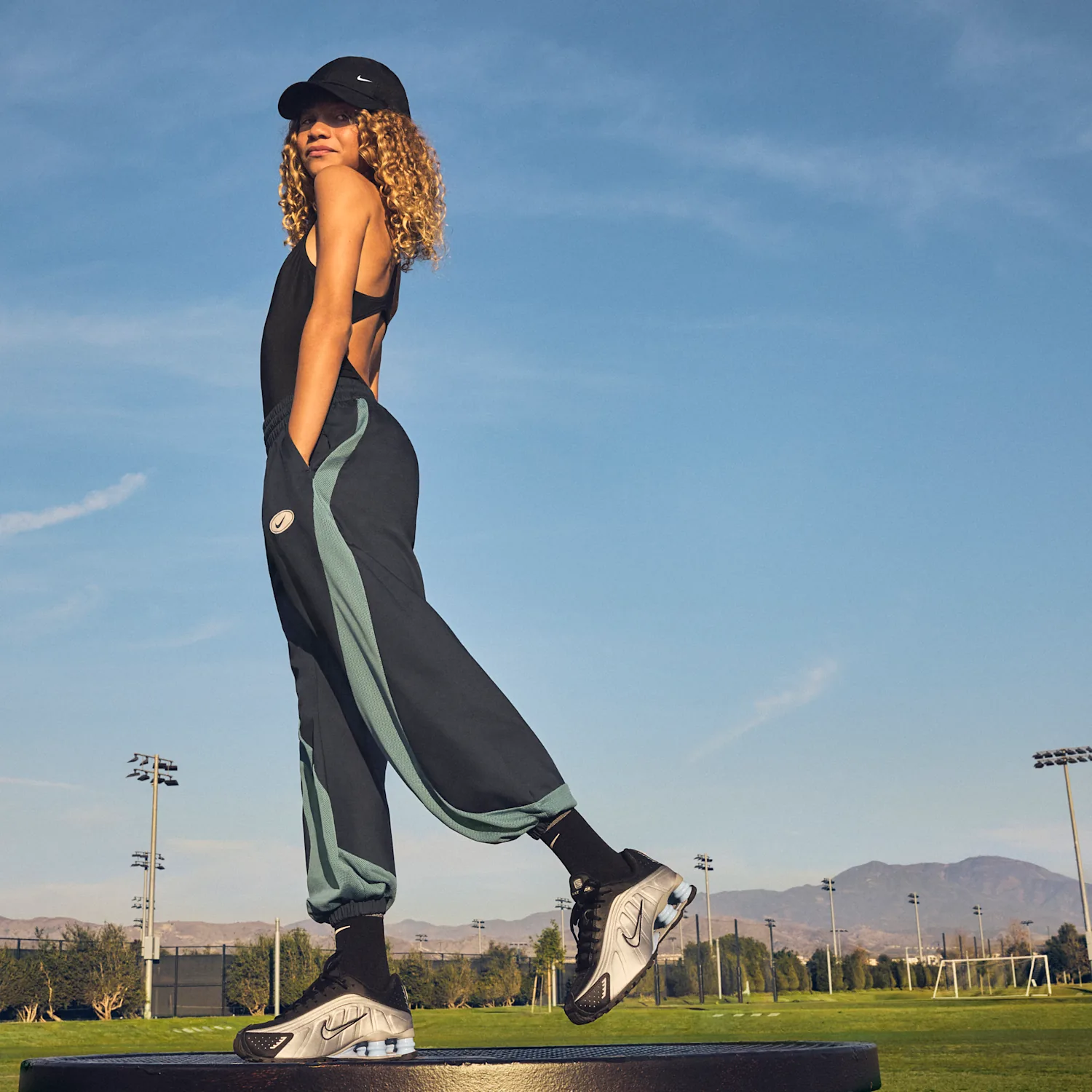 Nike Shox R4 image 5