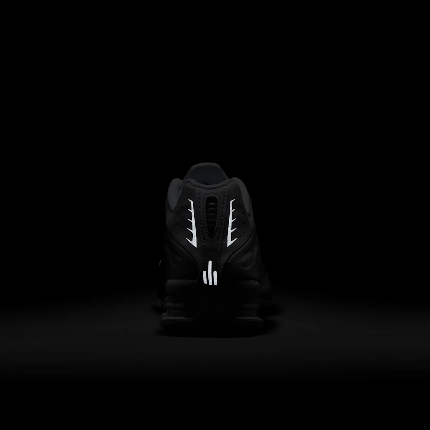 Nike Shox R4 image 2