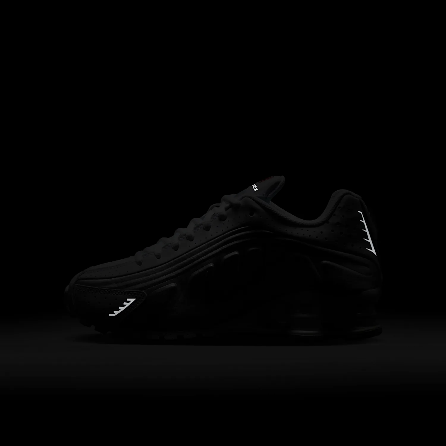 Nike Shox R4 image 4