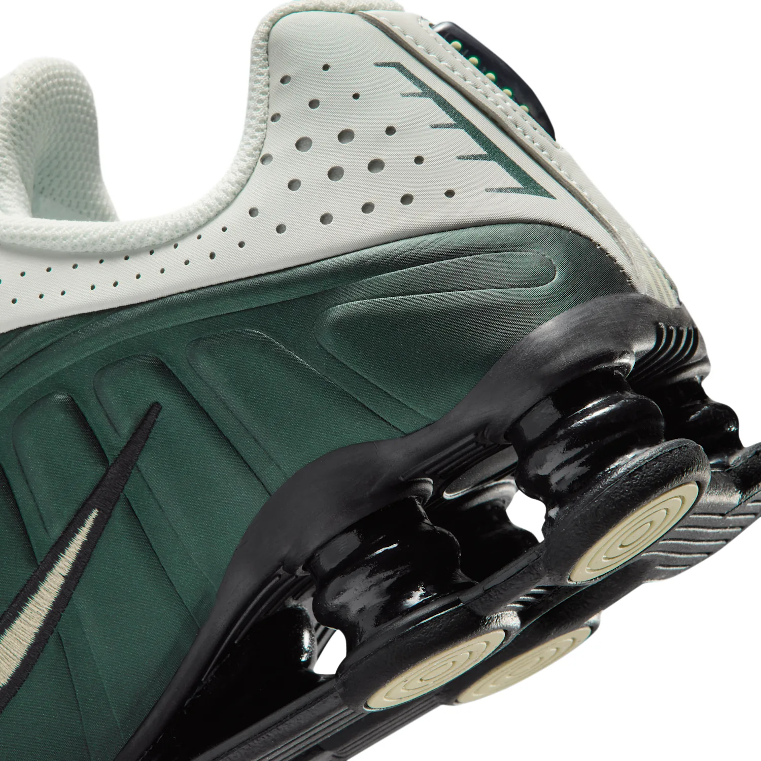 Nike Shox R4 image 8