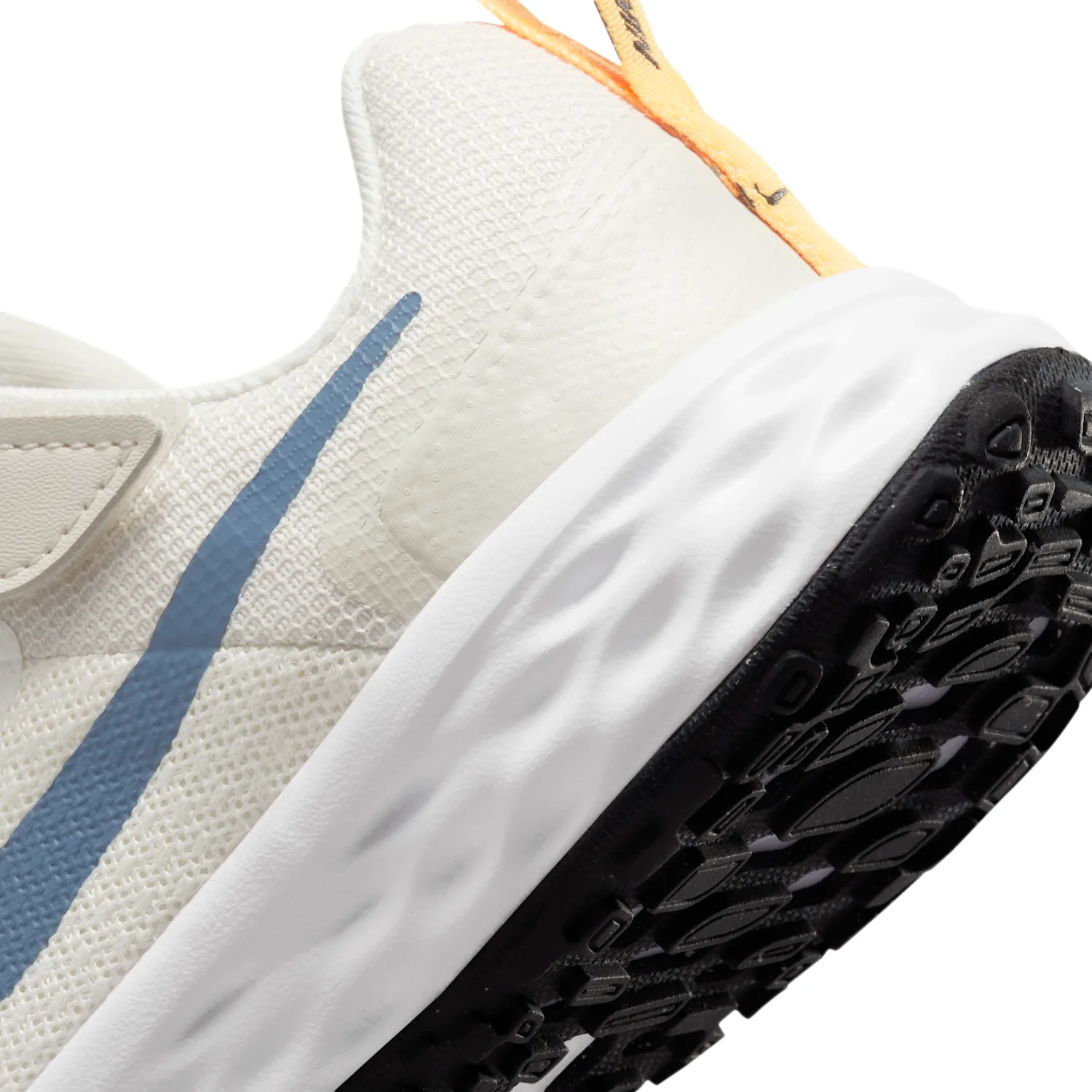 Nike Revolution 6 image 8