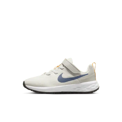 Nike Revolution 6