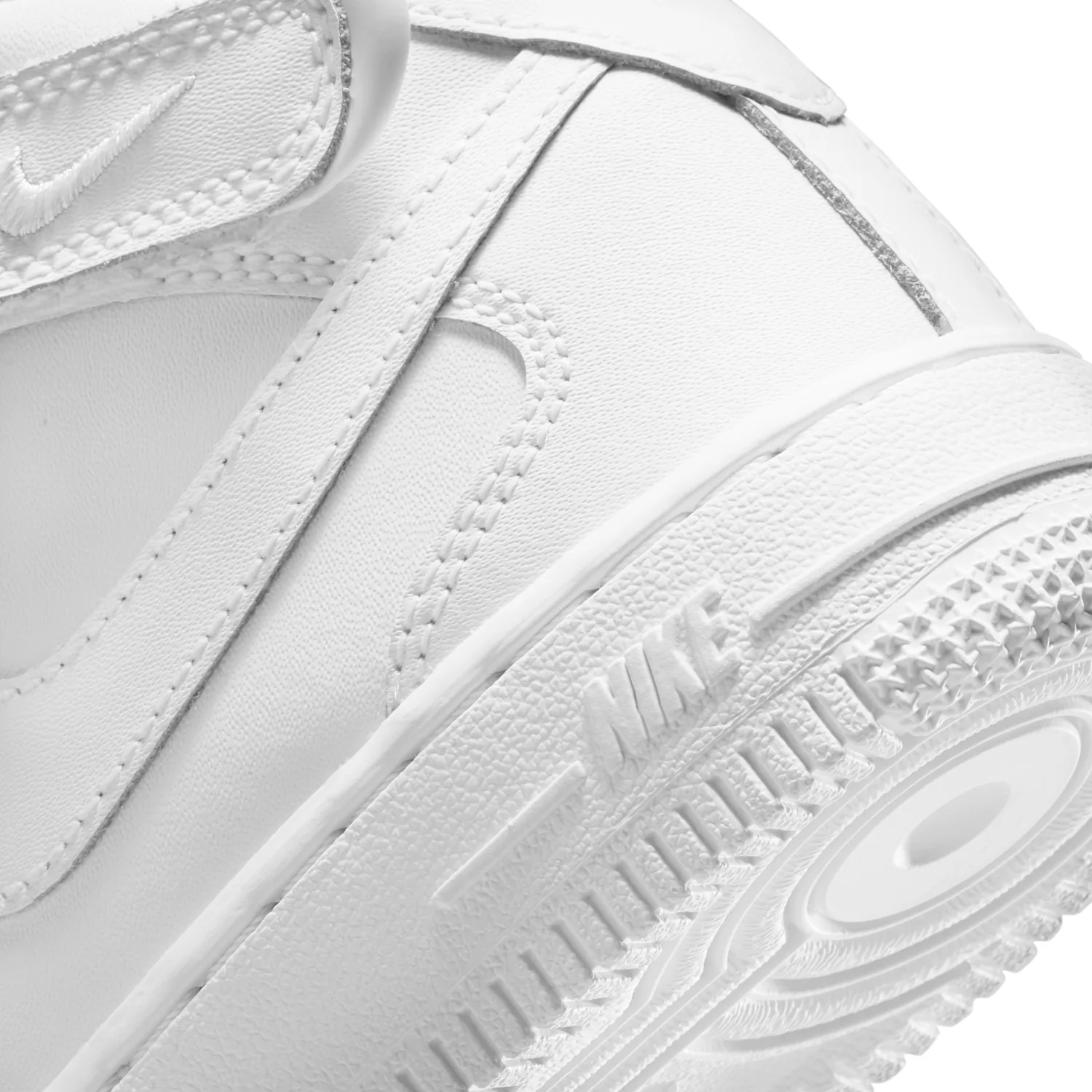 Nike Force 1 Mid LE image 8