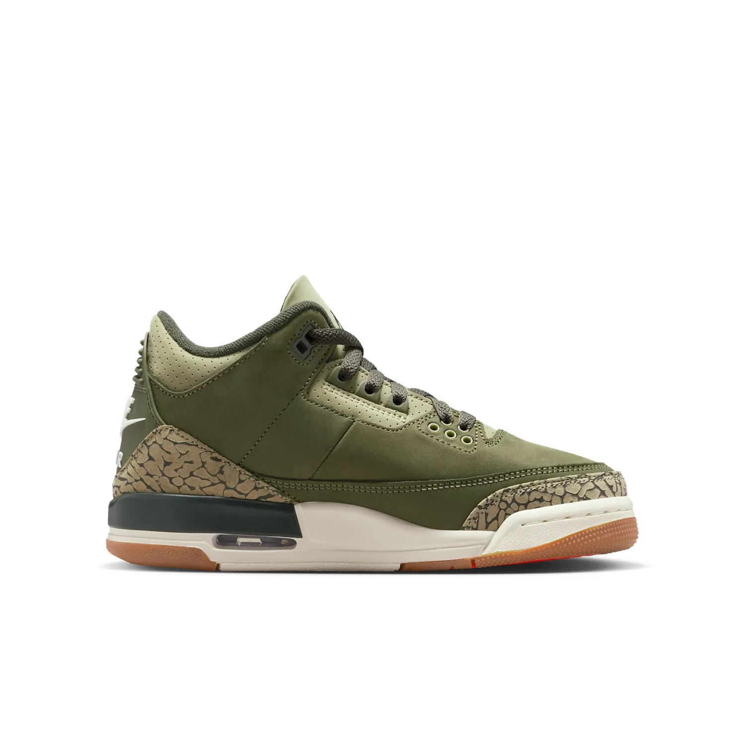 Air Jordan 3 Retro "Medium Olive" image 4