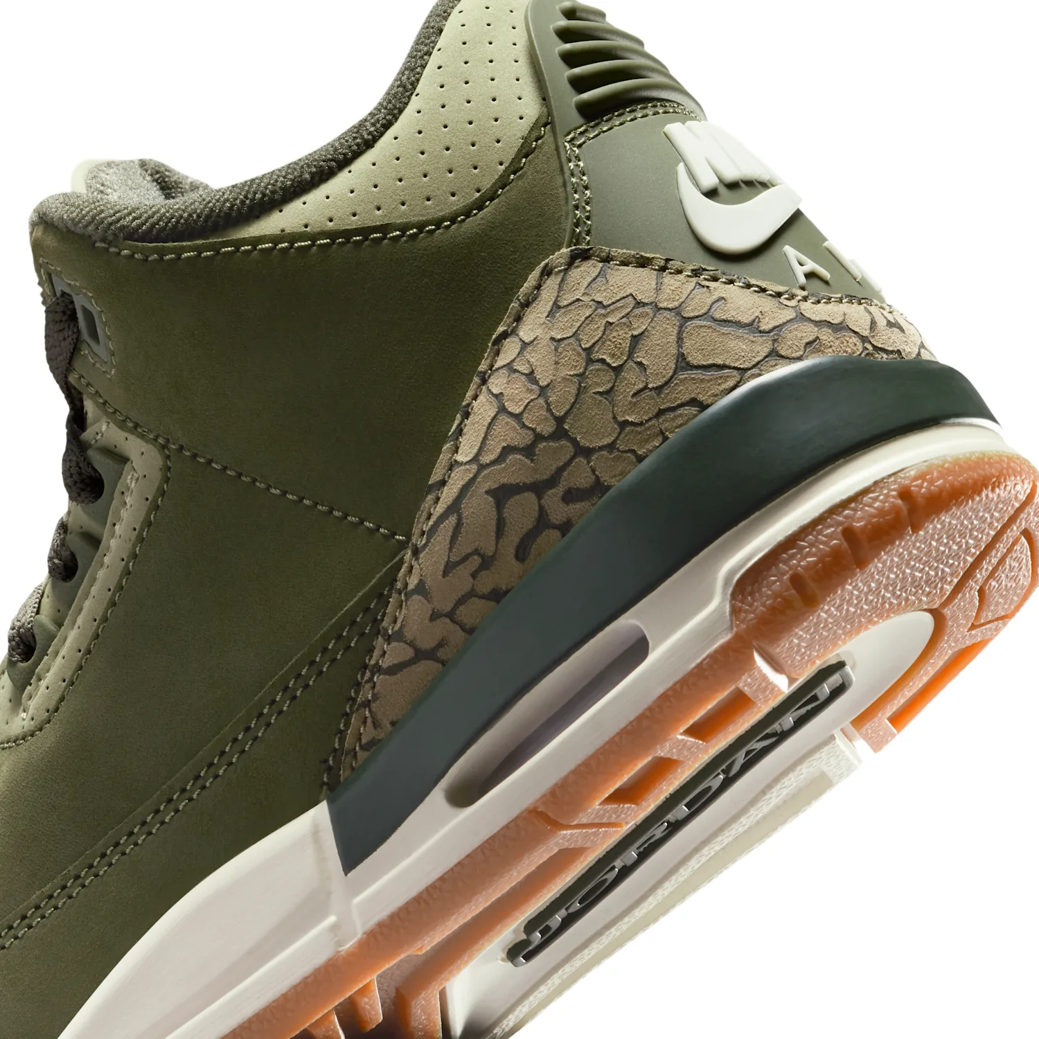 Air Jordan 3 Retro "Medium Olive" image 9