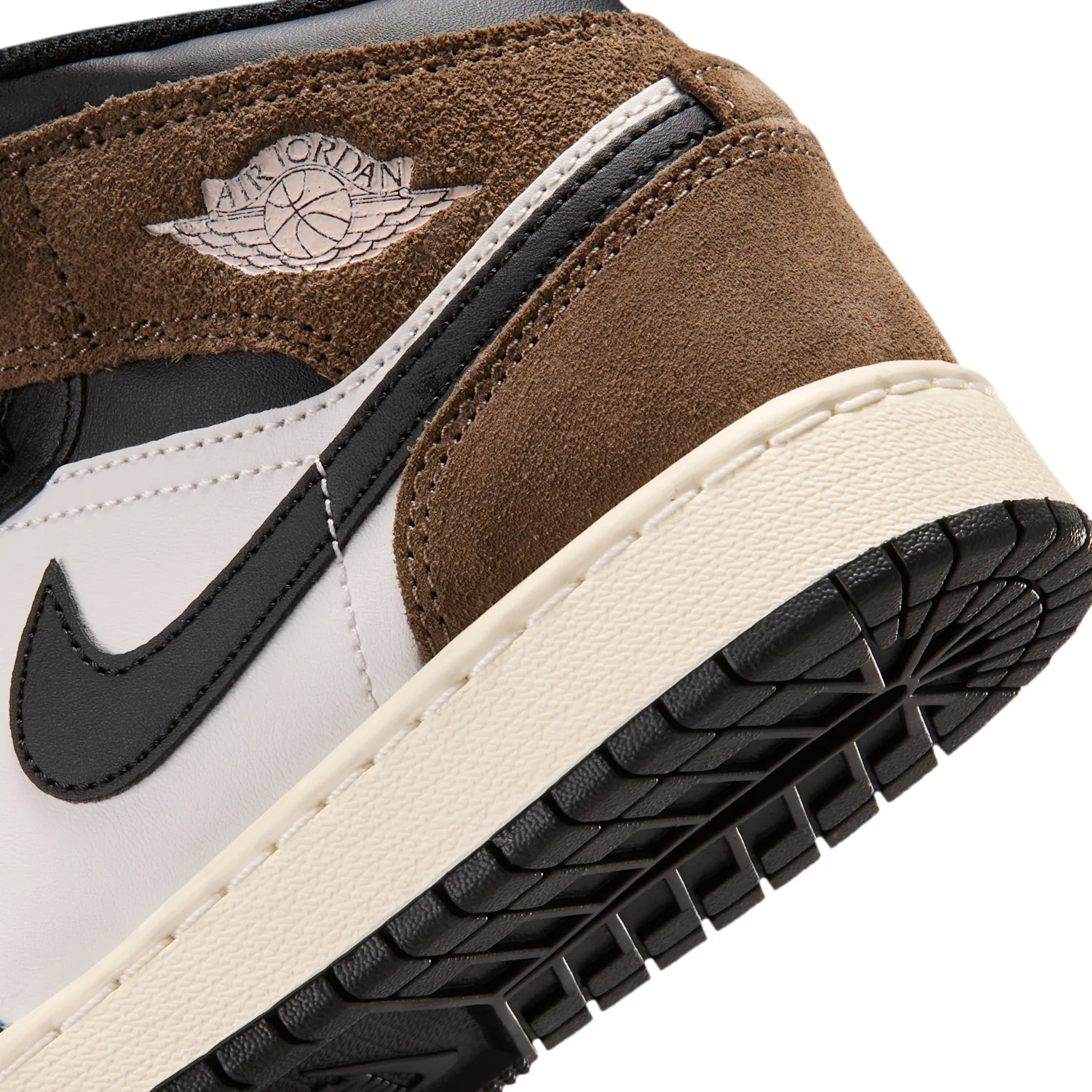 Air Jordan 1 Mid image 8
