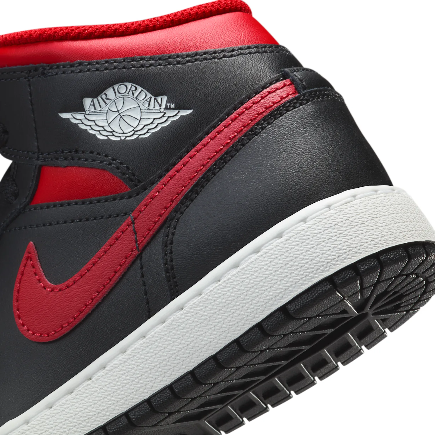 Air Jordan 1 Mid image 8