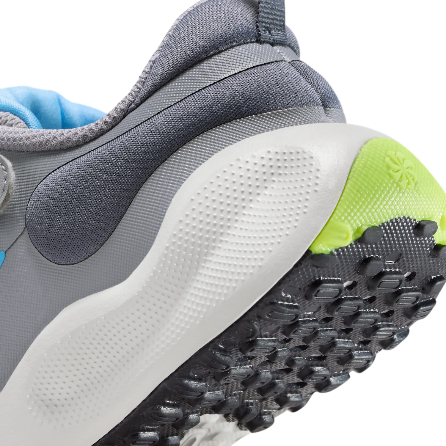 Nike Revolution 7 image 8