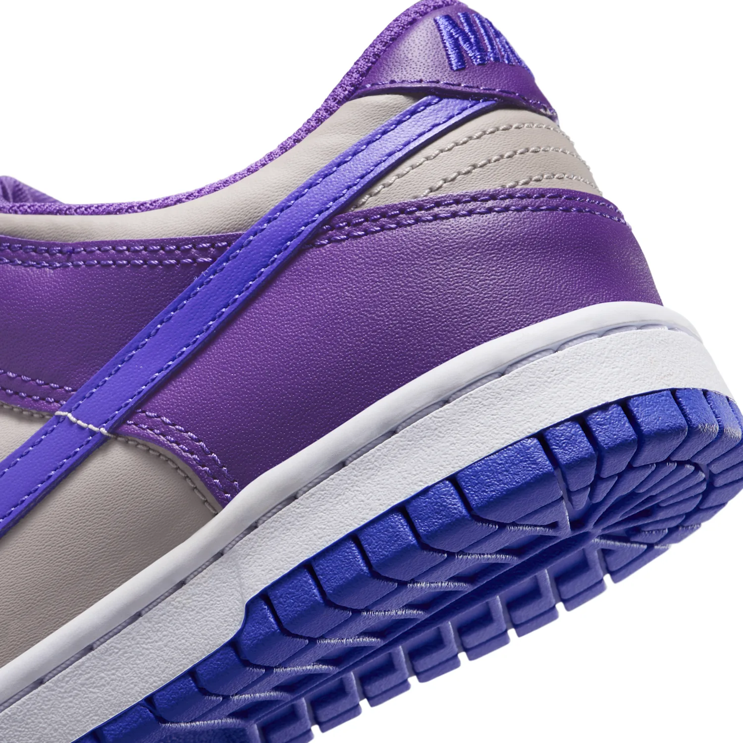 Nike Dunk Low image 8