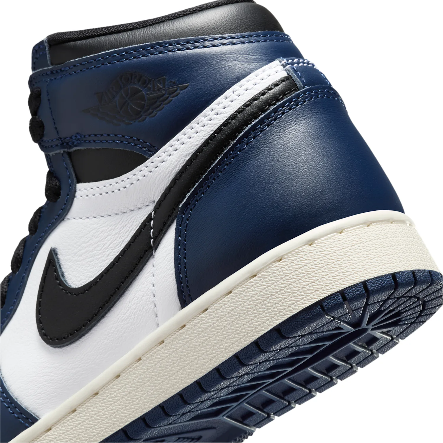 Air Jordan 1 High OG "Midnight Navy" image 8