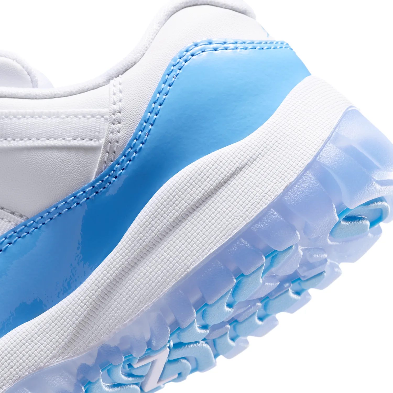 Jordan 11 Retro Low image 8