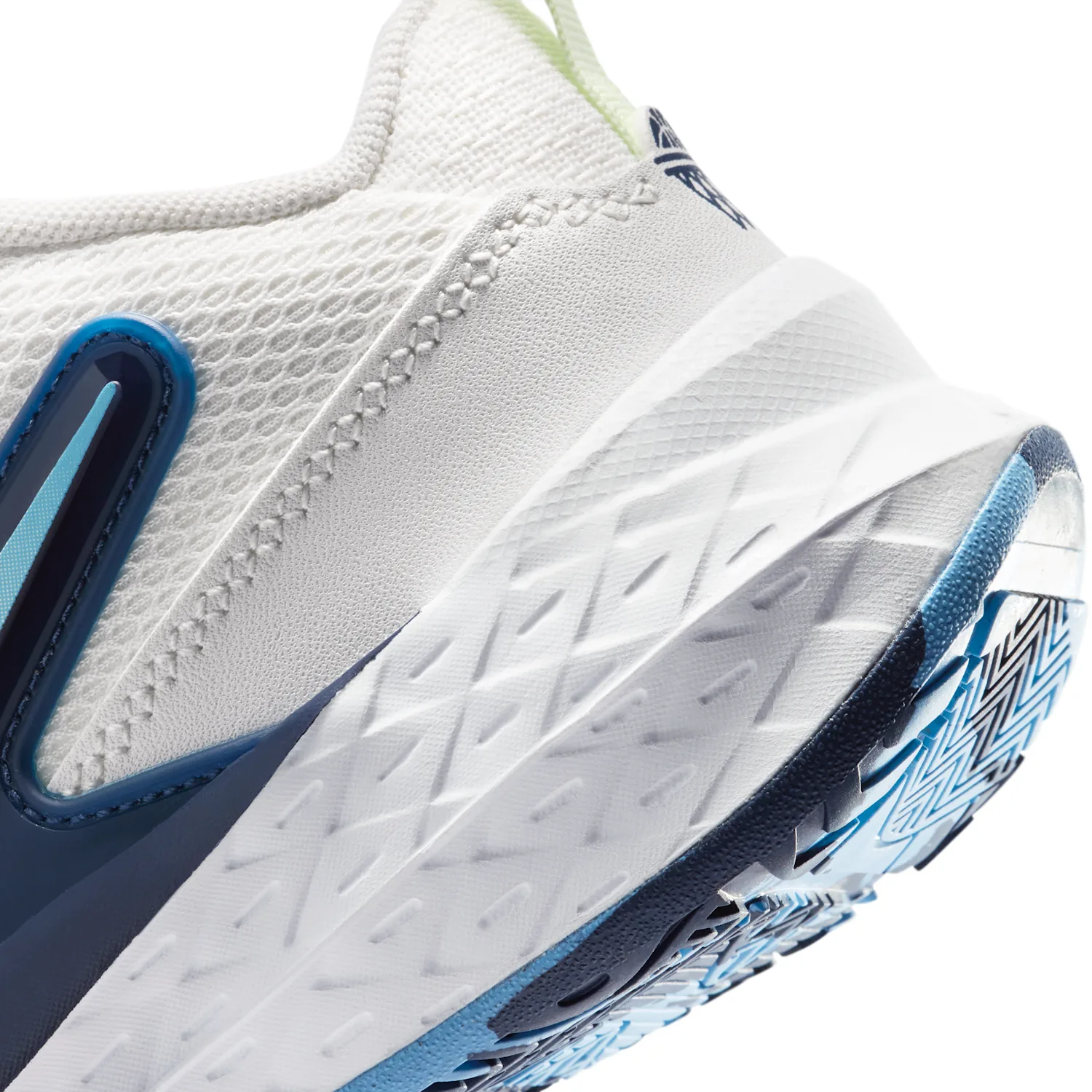 Nike Team Hustle D 12 image 8