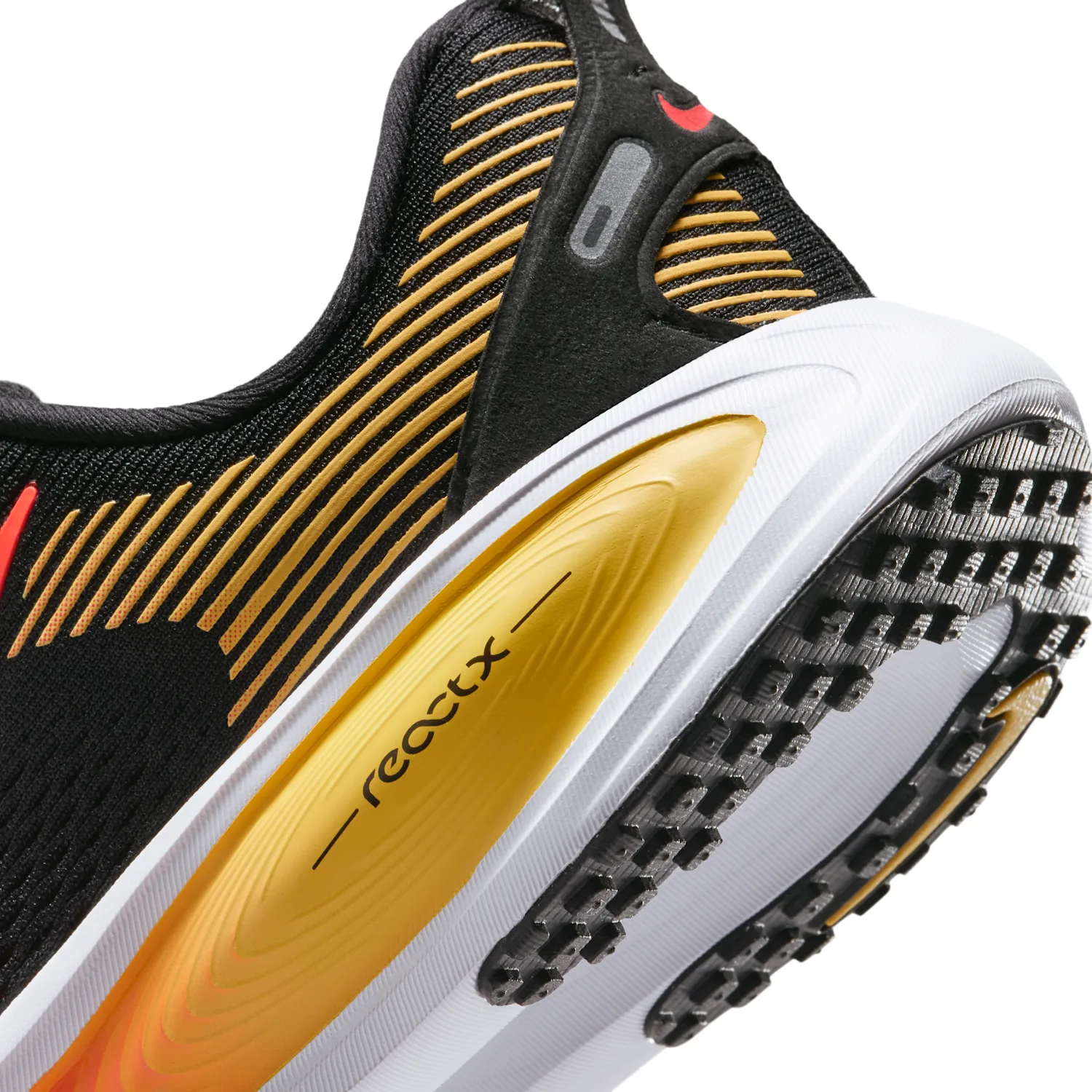 Nike Vomero 18 image 8