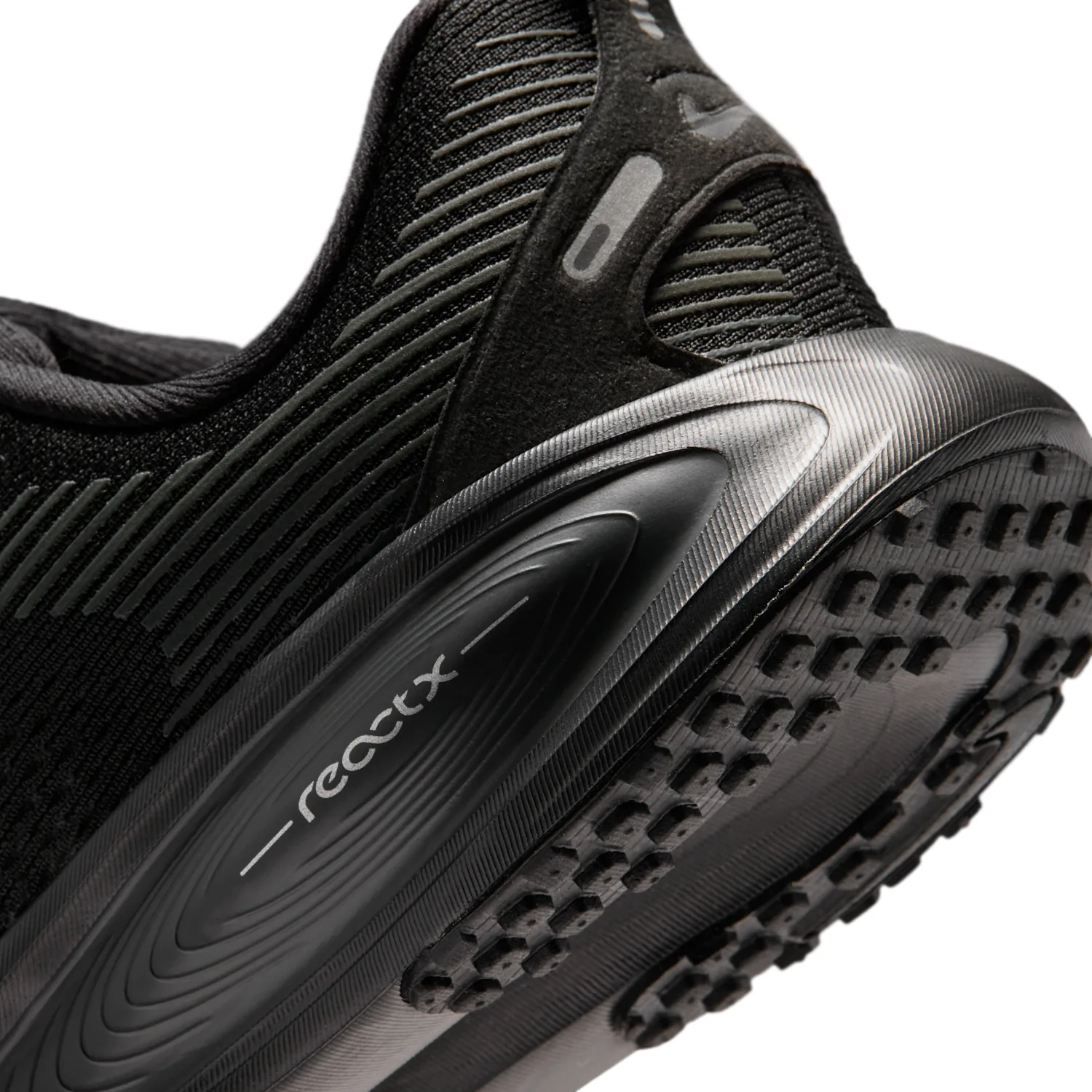 Nike Vomero 18 image 8