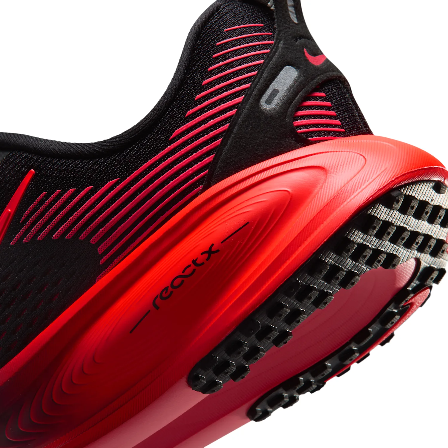 Nike Vomero 18 image 8