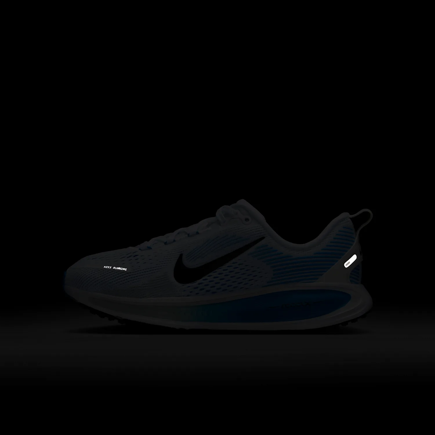 Nike Vomero 18 image 9
