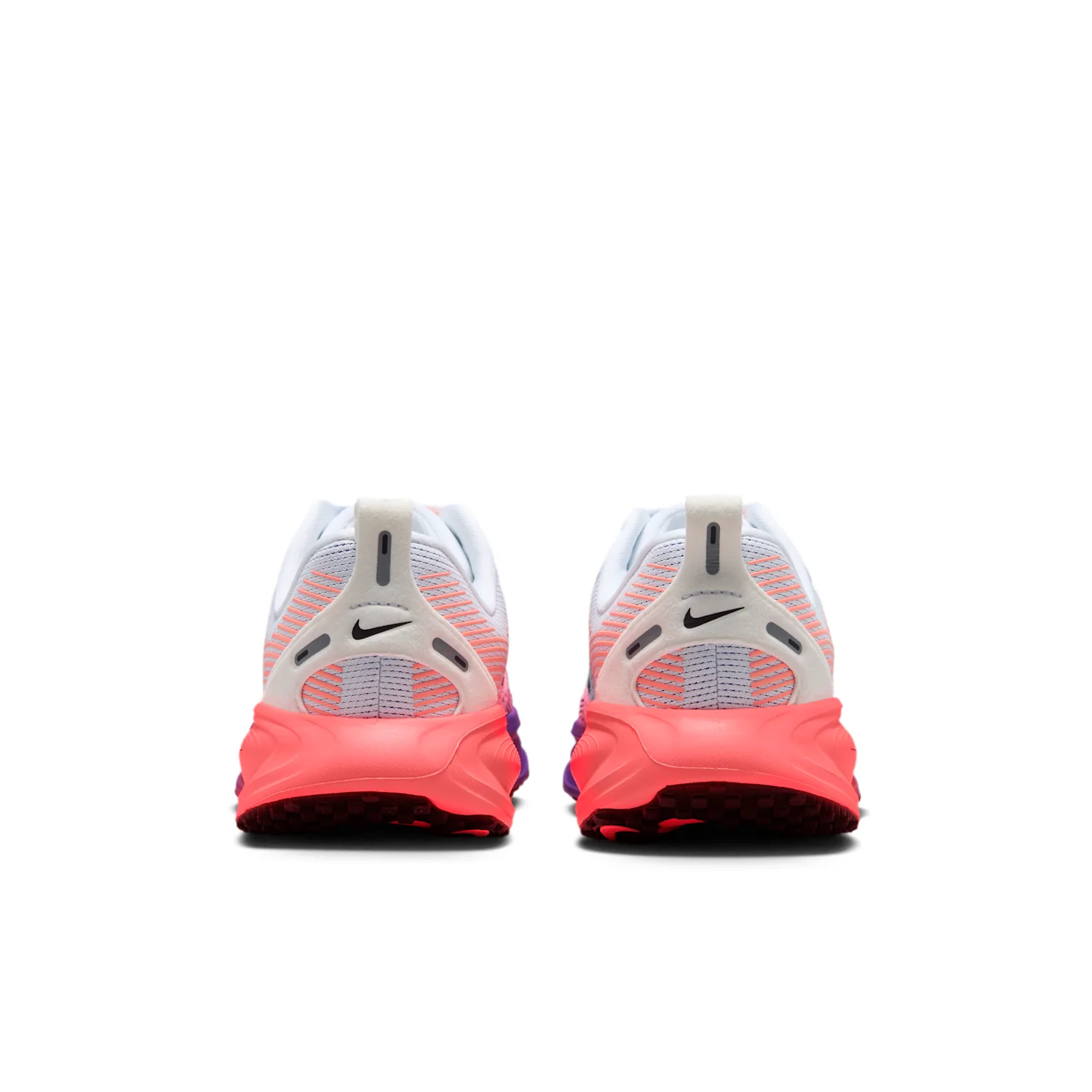 Nike Vomero 18 image 6