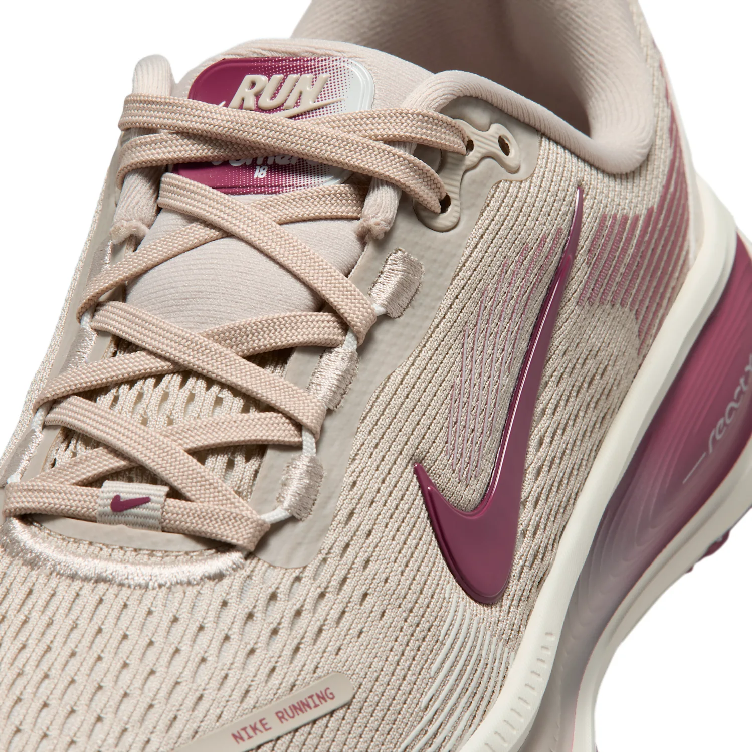 Nike Vomero 18 image 7
