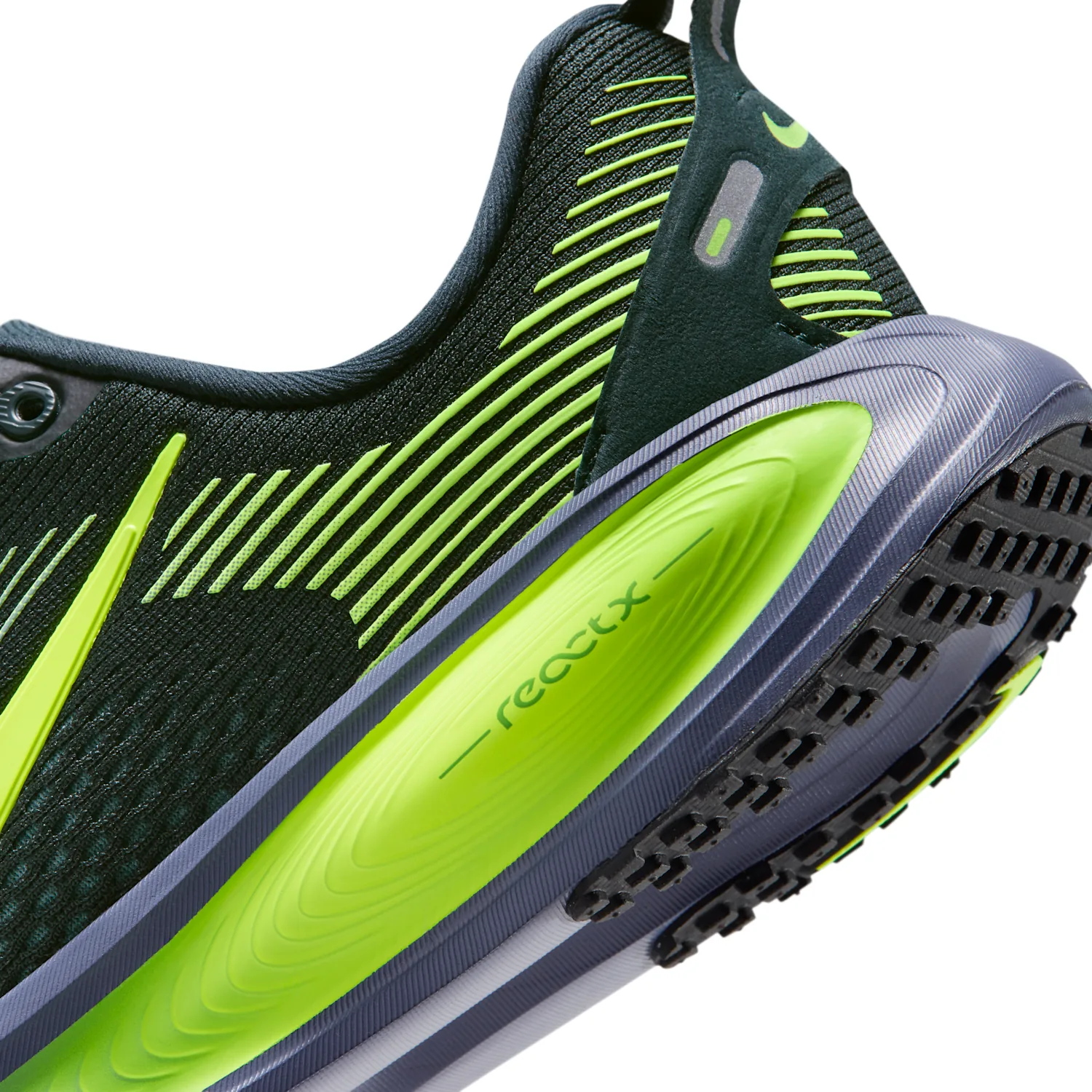 Nike Vomero 18 image 8