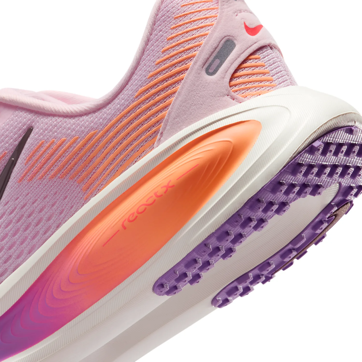 Nike Vomero 18 image 8