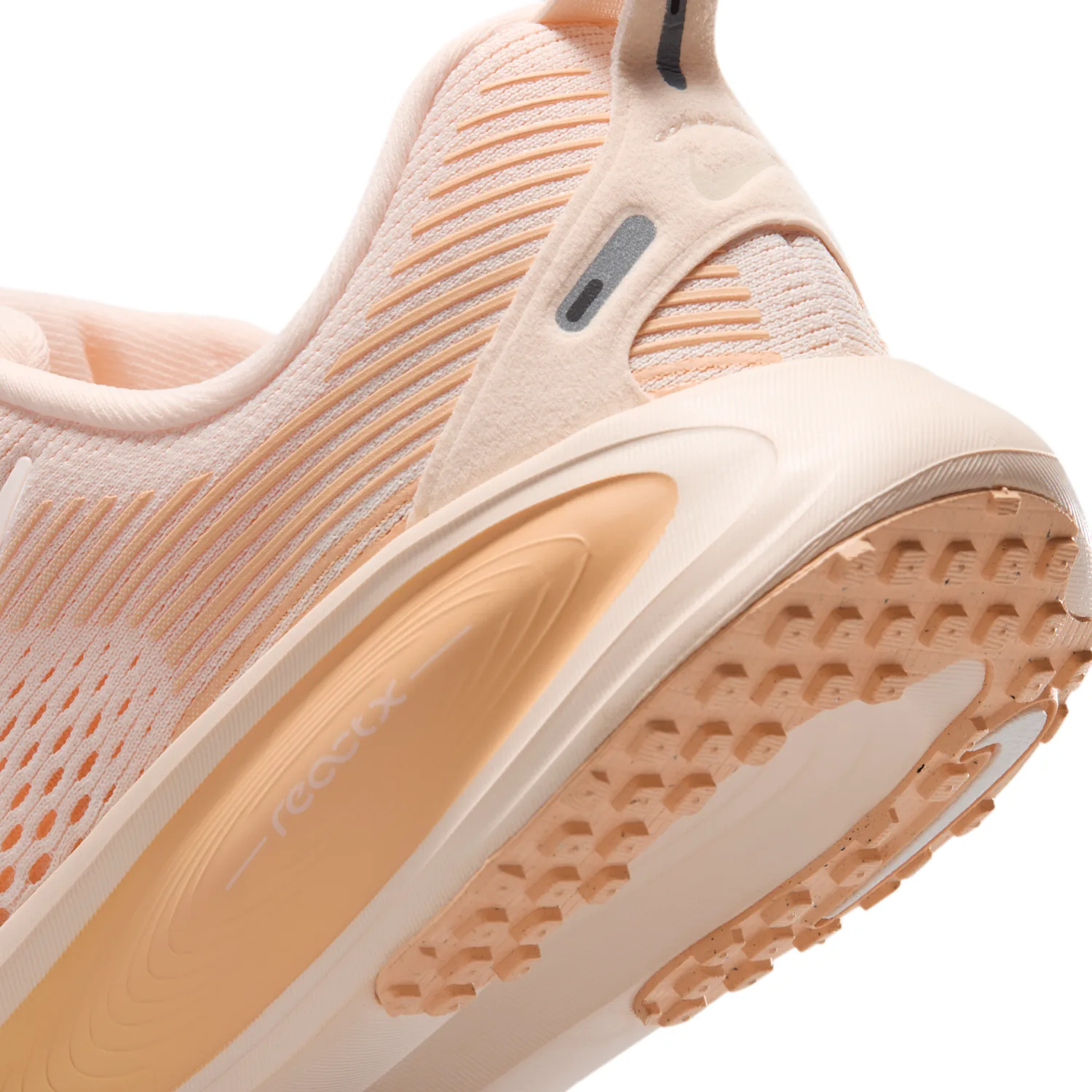 Nike Vomero 18 image 8