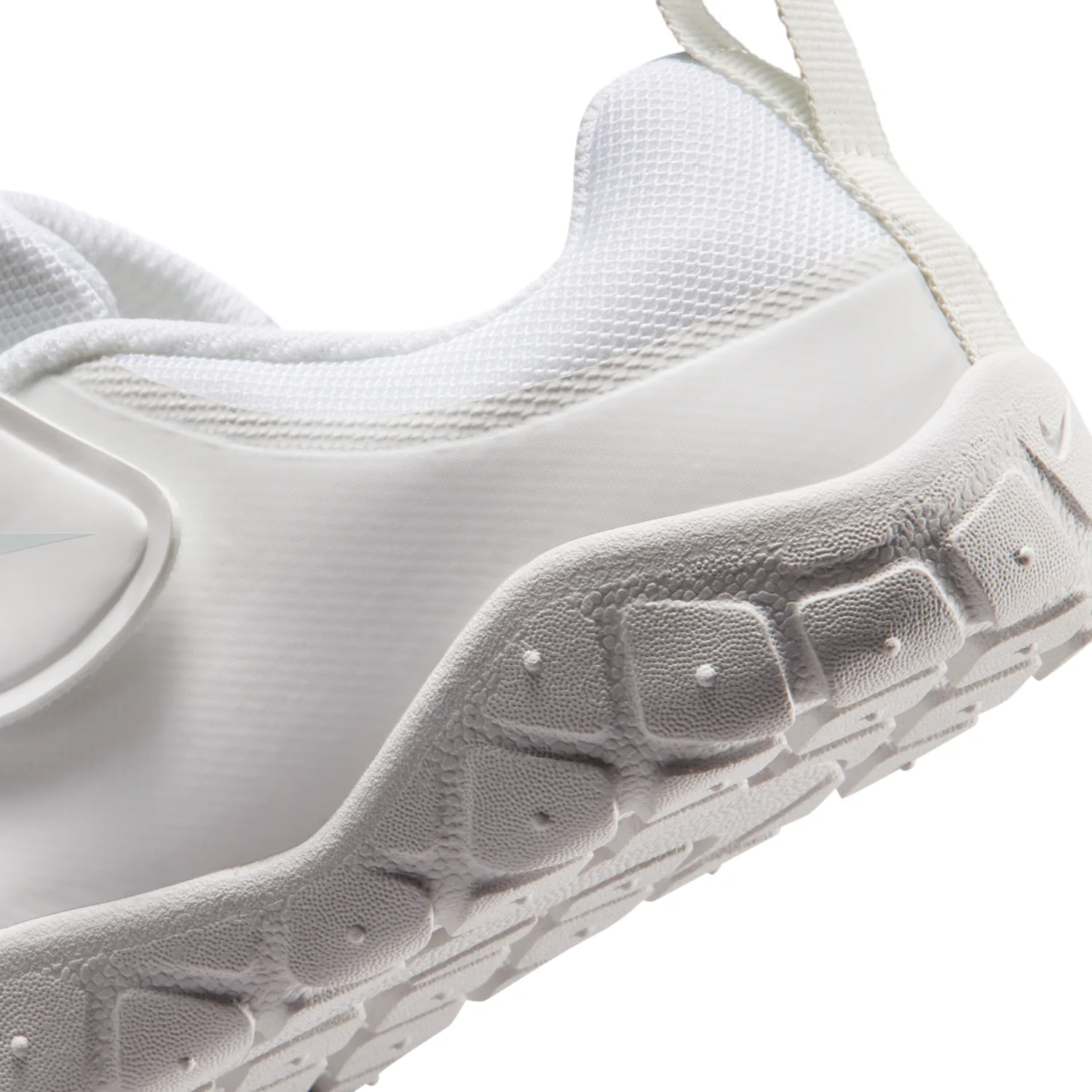 Nike Swoosh 1 Essential image 8