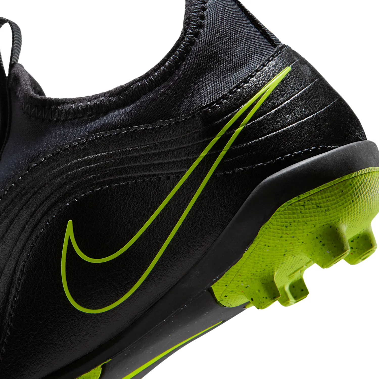 Nike Jr. Tiempo Maestro Club image 9