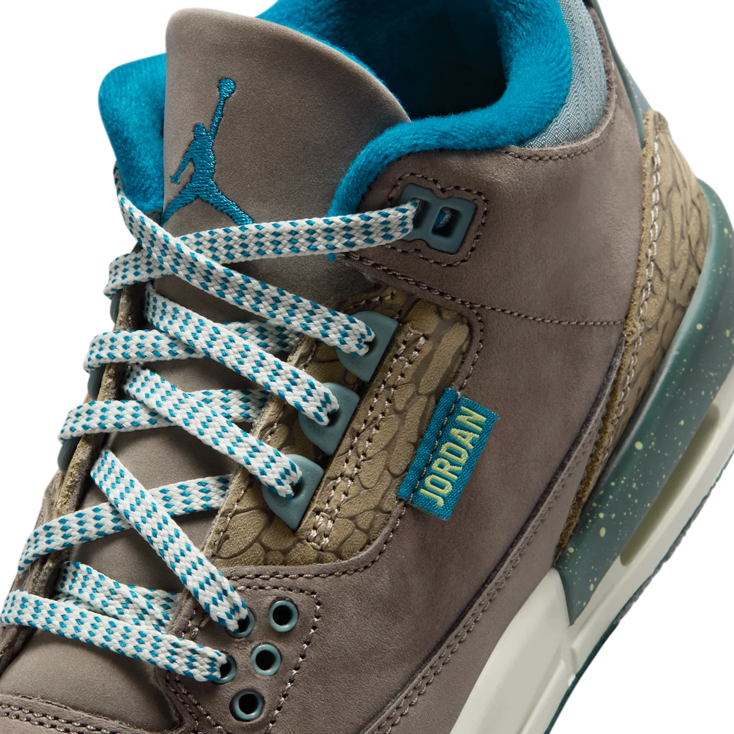 Air Jordan 3 Retro image 10