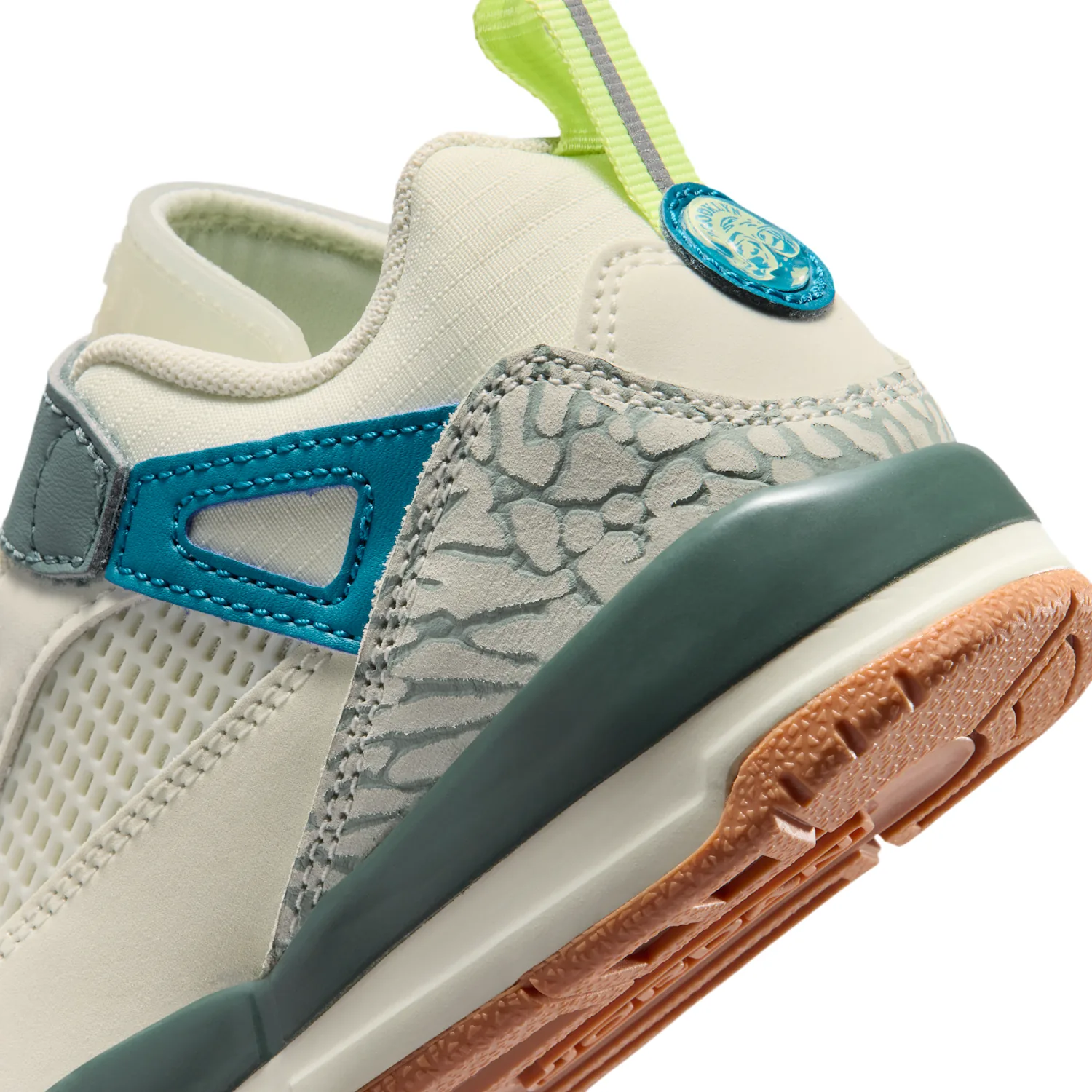 Jordan Spizike Low image 10