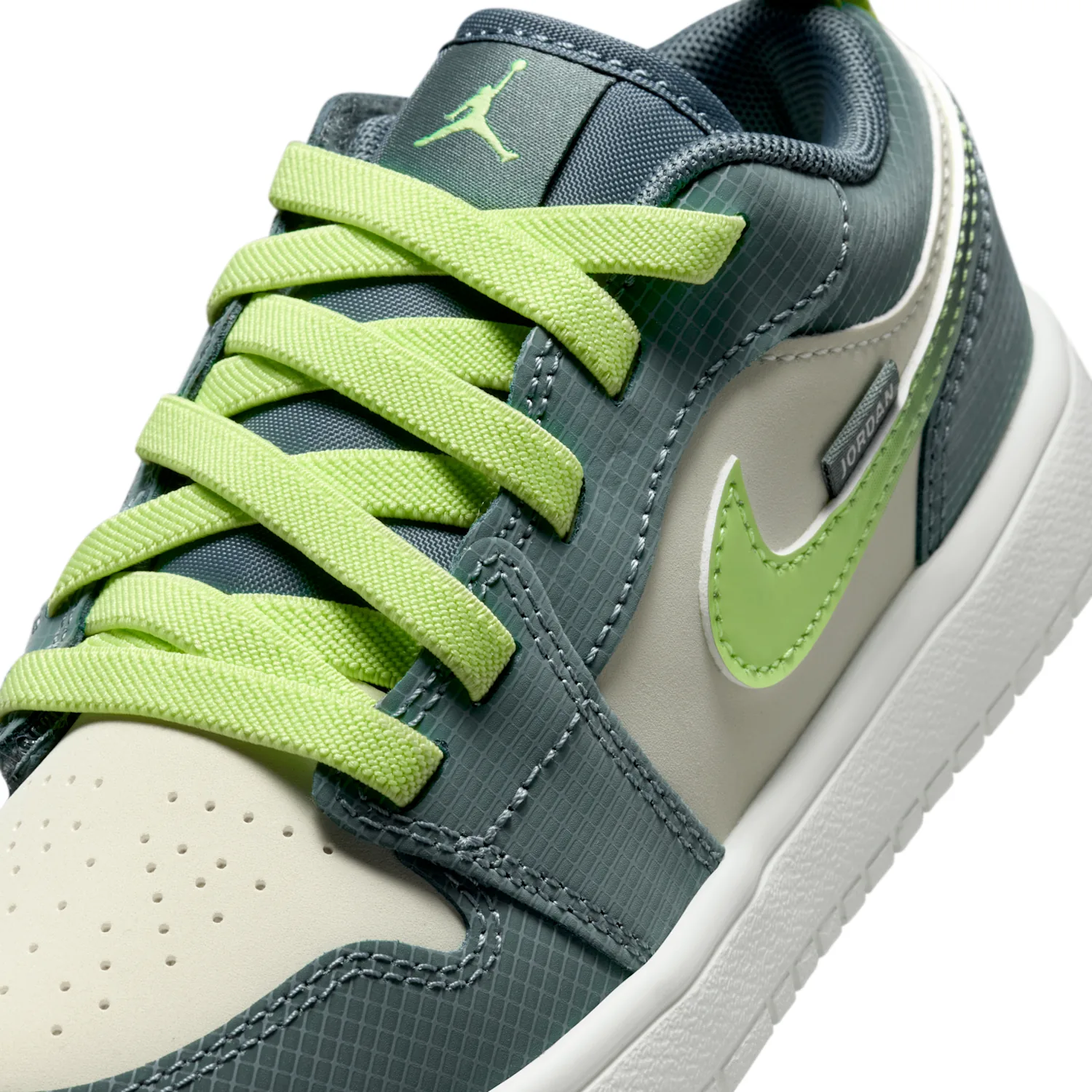 Jordan 1 Low Alt SE image 8