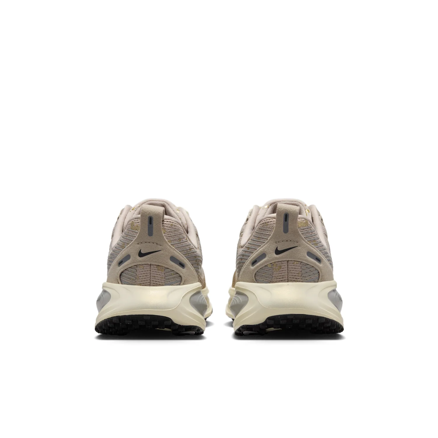 Nike Vomero 18 image 6