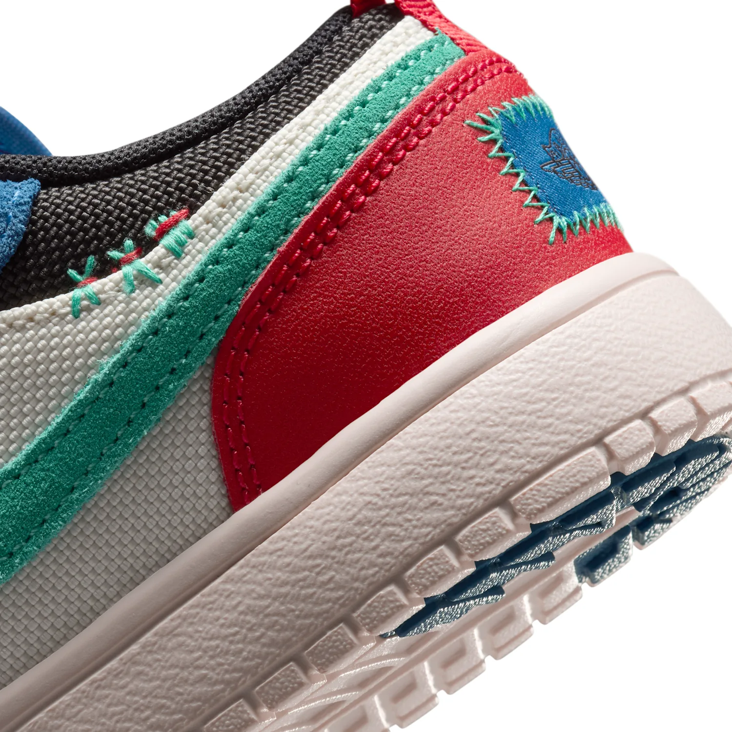 Jordan 1 Low Alt SE image 8