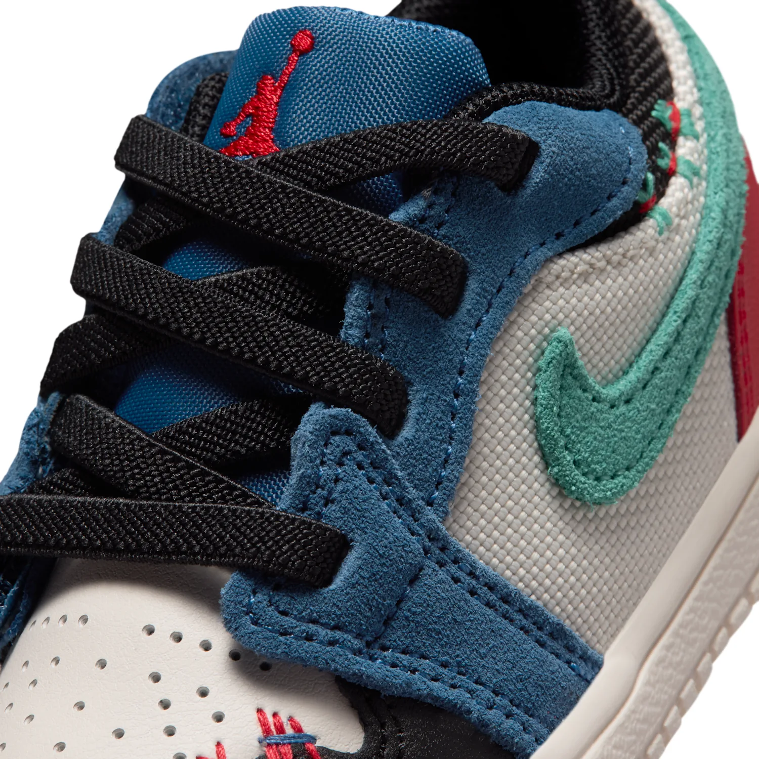 Jordan 1 Low Alt SE image 7