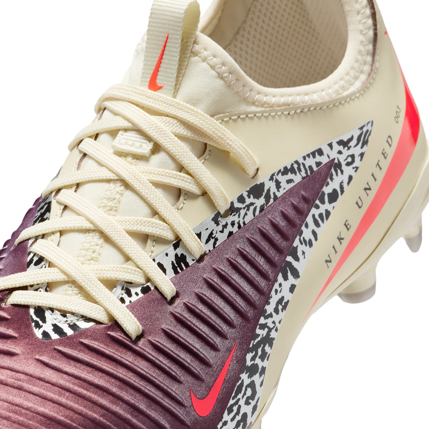 Nike United Jr. Phantom 6 Low Academy image 9