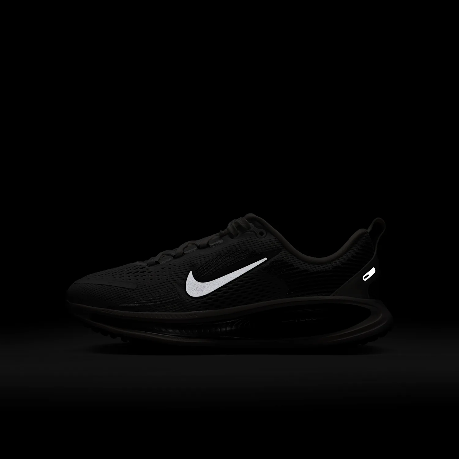 Nike Vomero 18 image 9