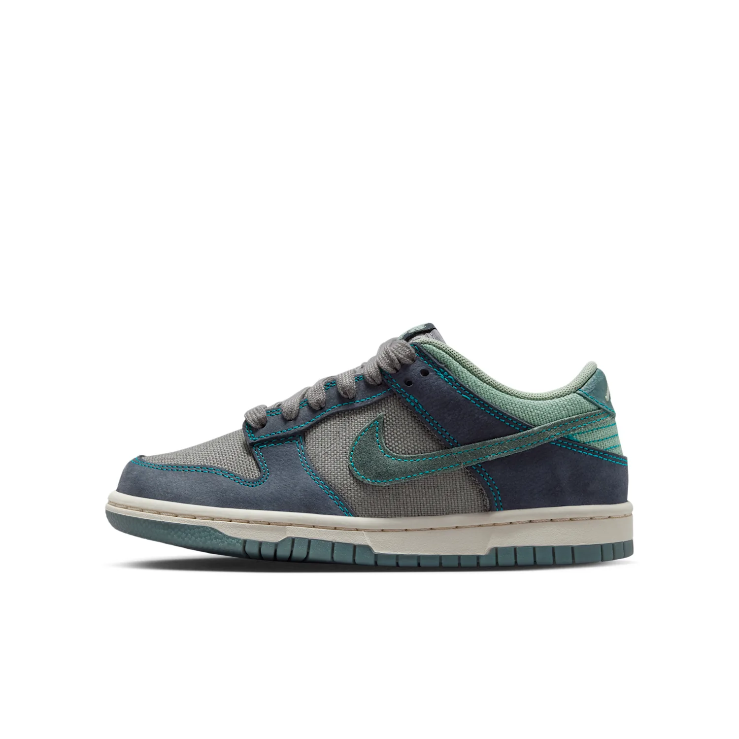 Nike Dunk Low LV8 1