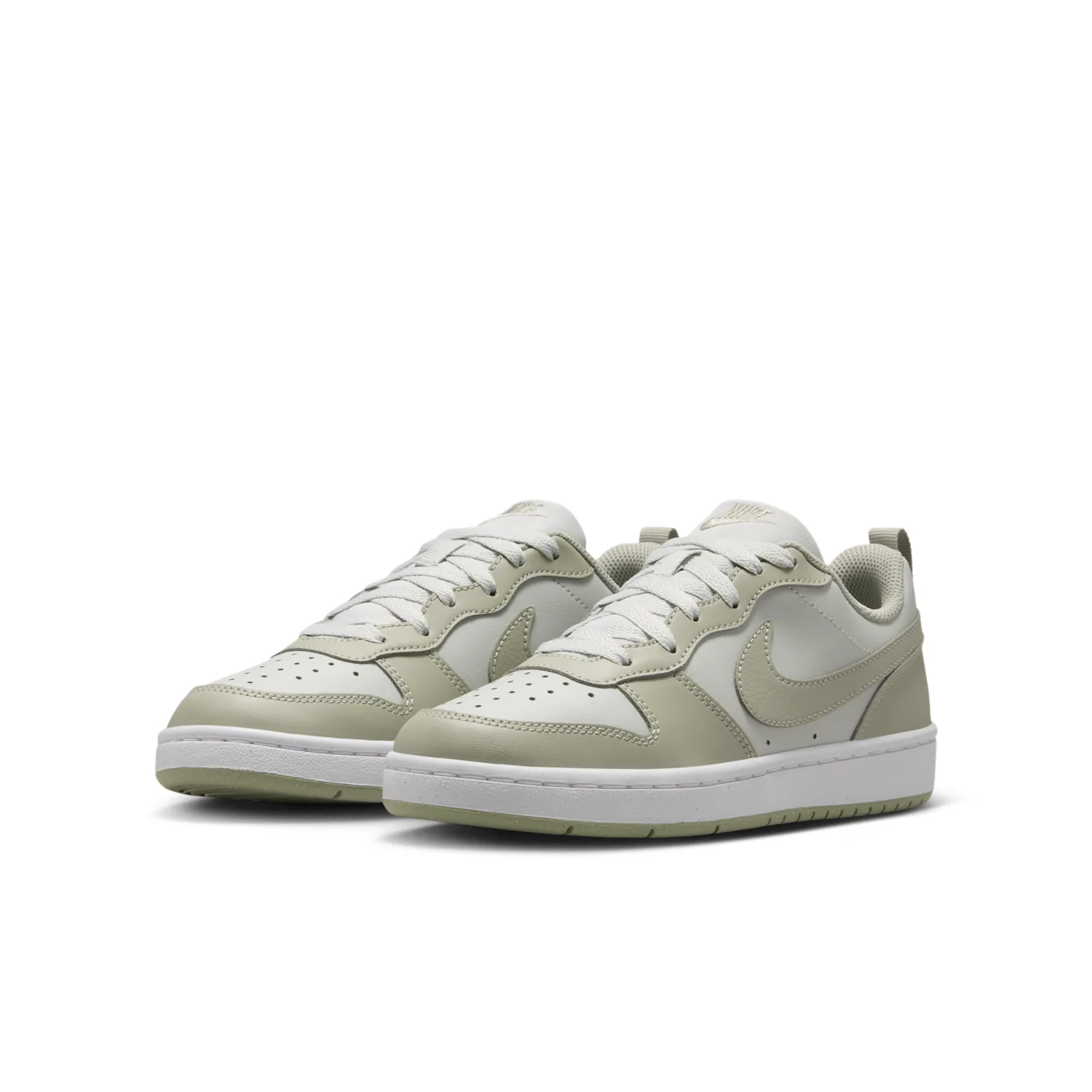 Nike Court Borough Low image 5