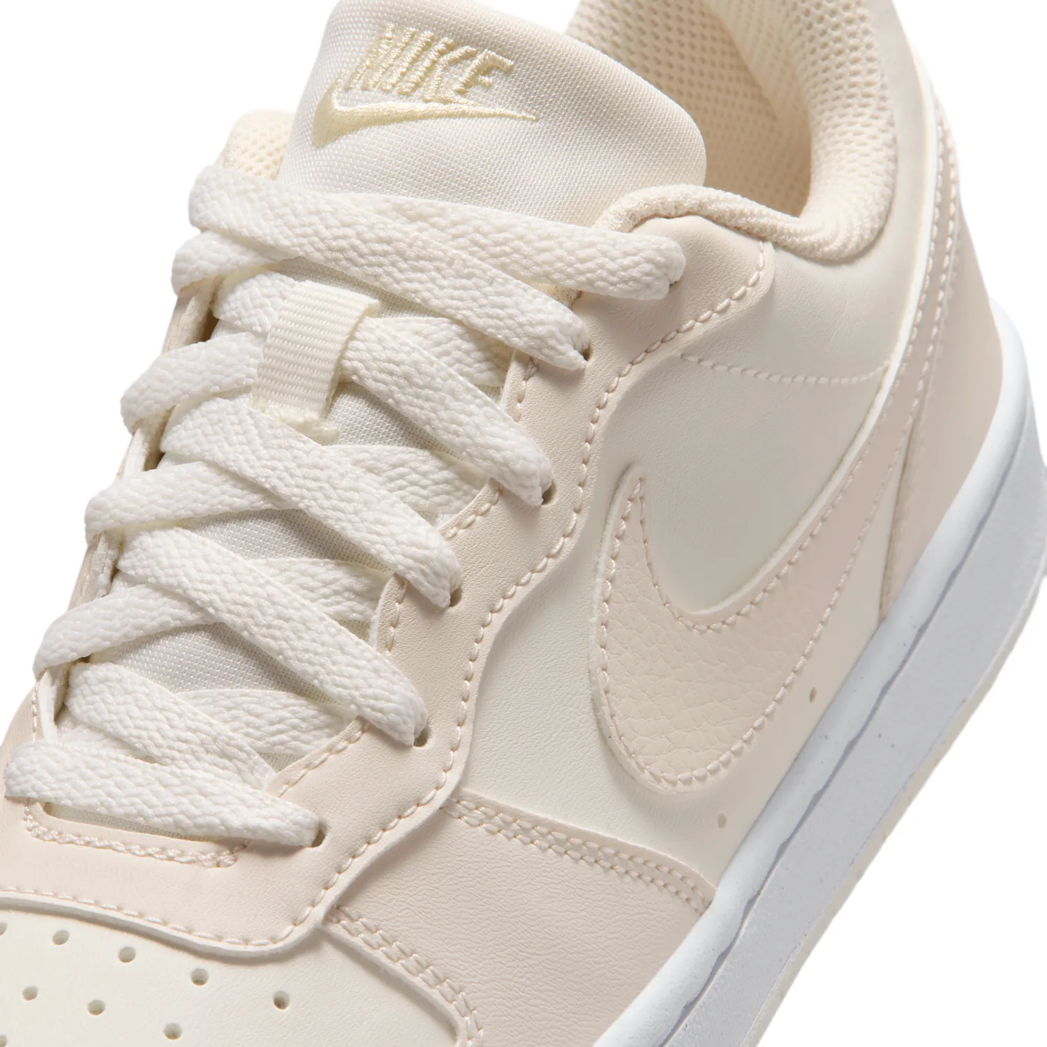 Nike Court Borough Low image 7