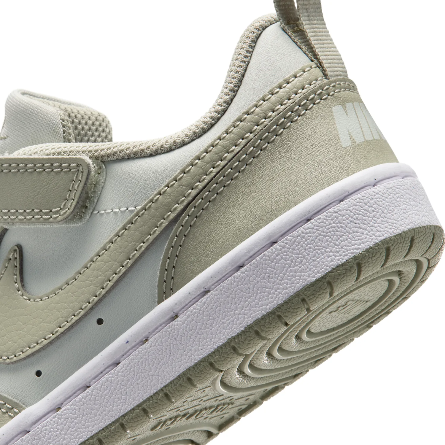 Nike Court Borough Low image 8