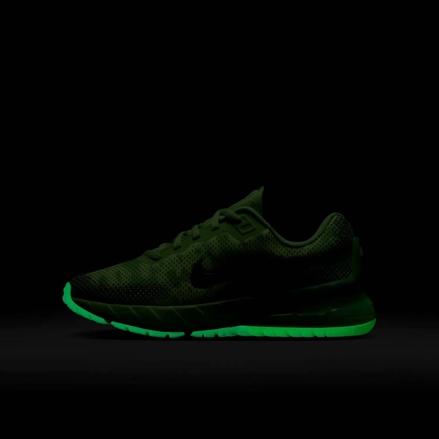Nike Air Max Phoenix image 9
