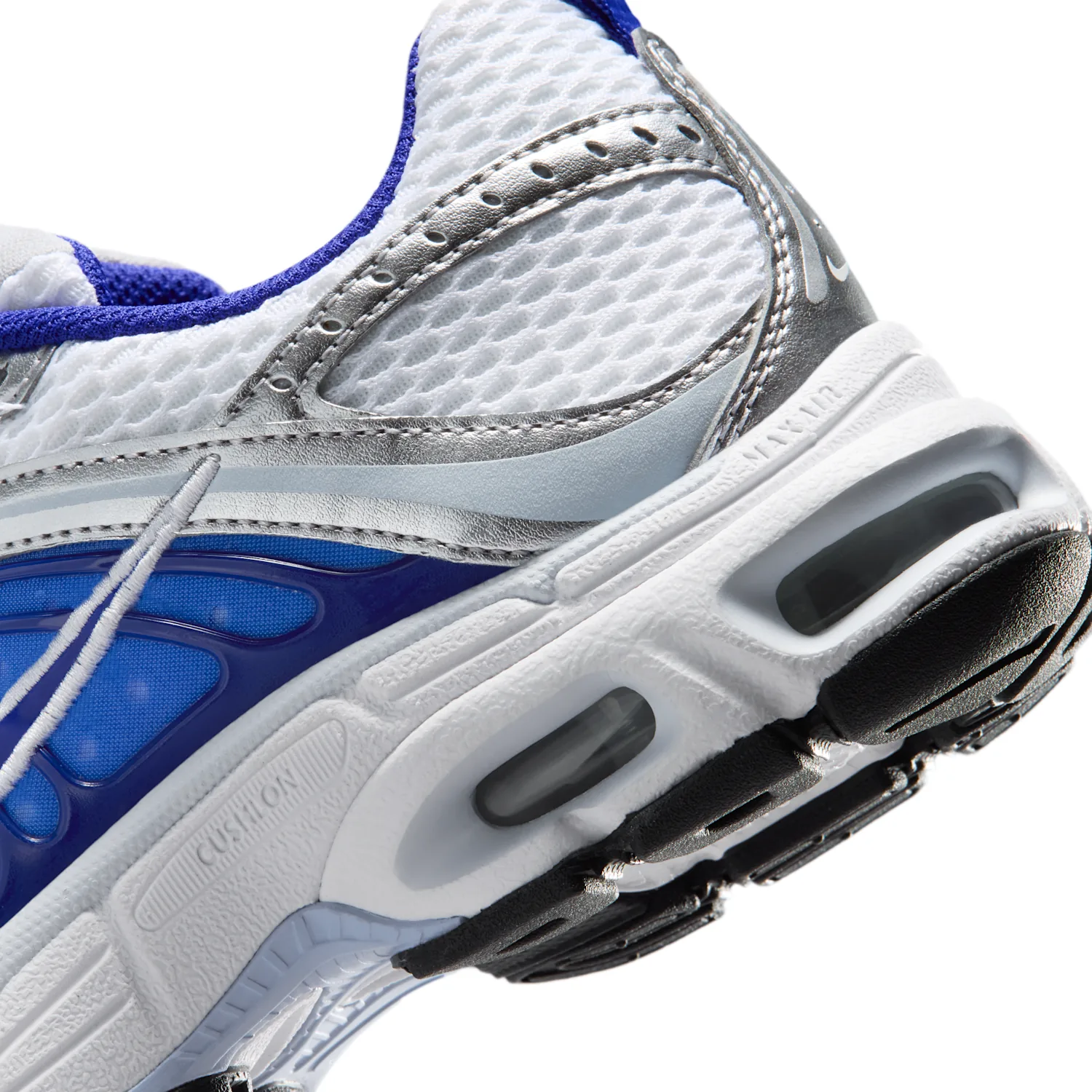 Nike Air Max Moto 2K image 8