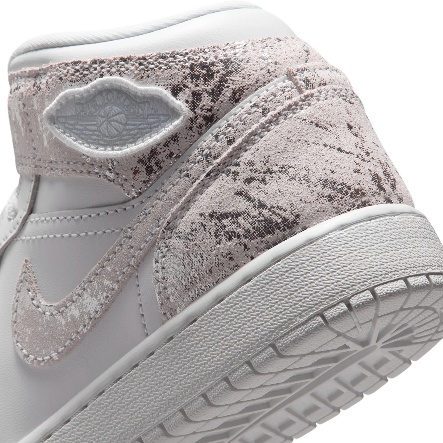 Air Jordan 1 Mid SE image 8
