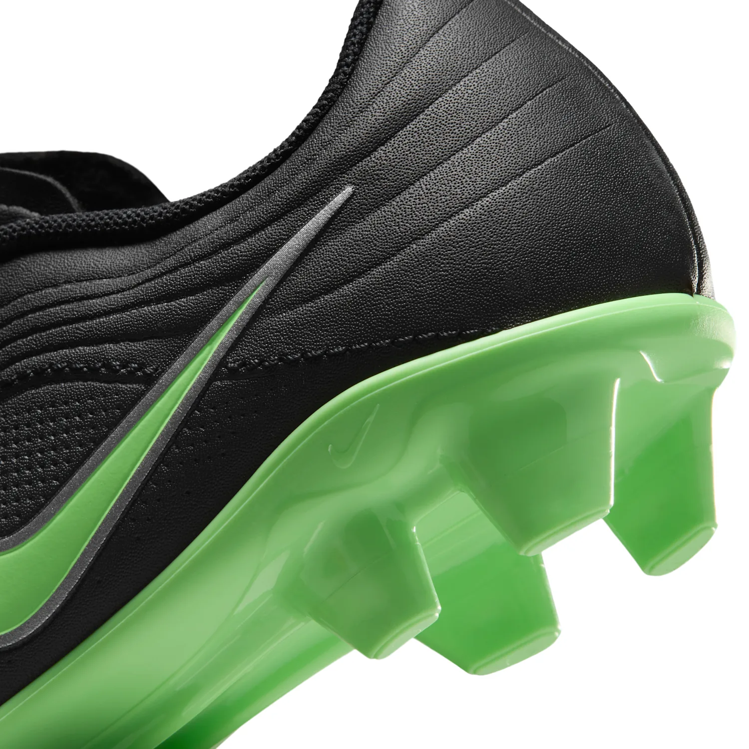 Nike Jr. Tiempo Maestro Club image 9