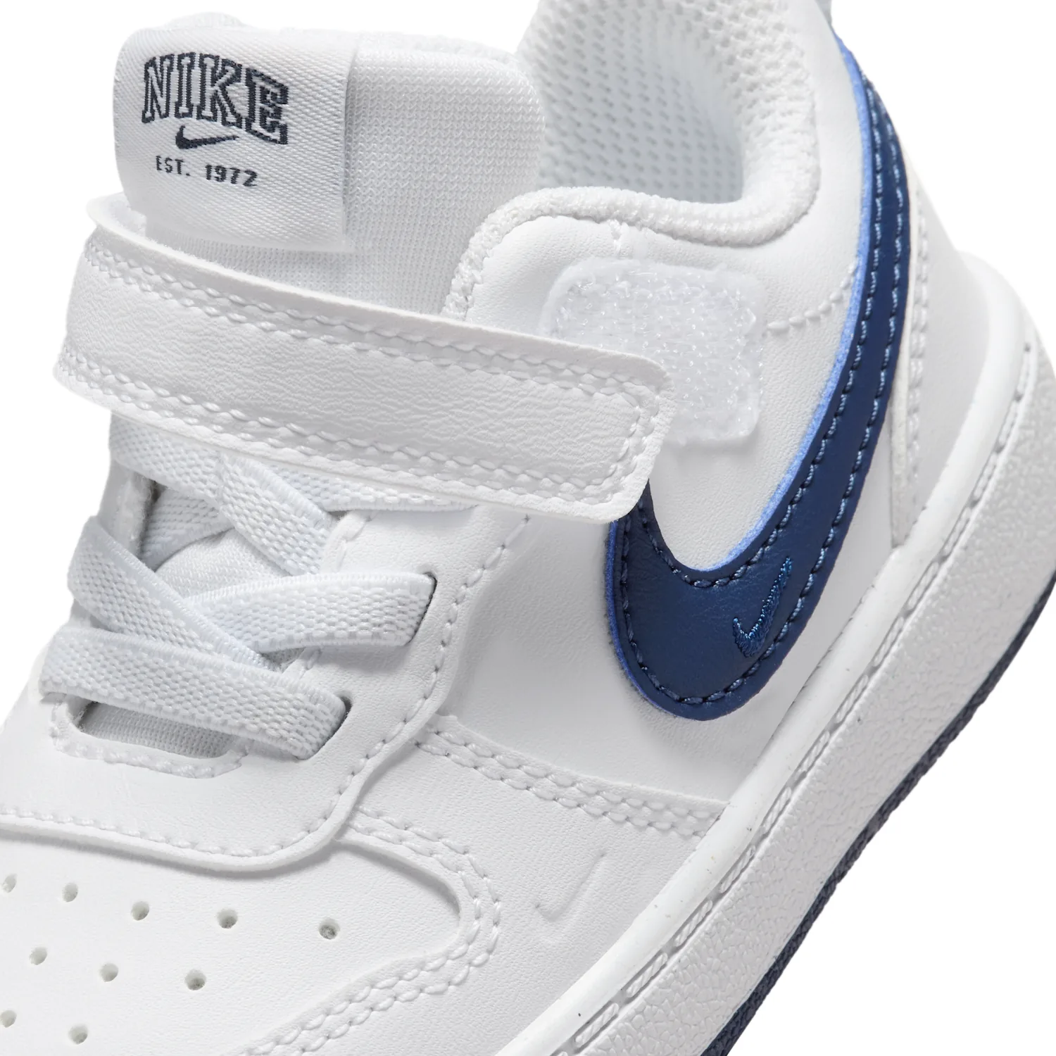 Nike Court Borough Low image 7