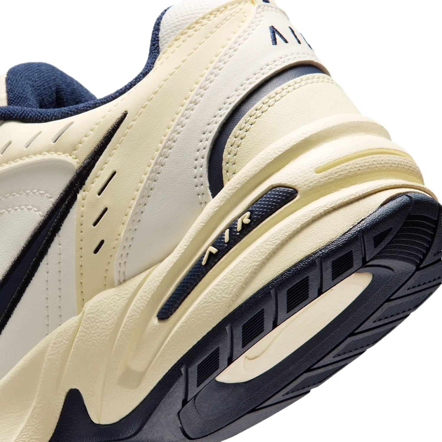 Nike Air Monarch IV image 8
