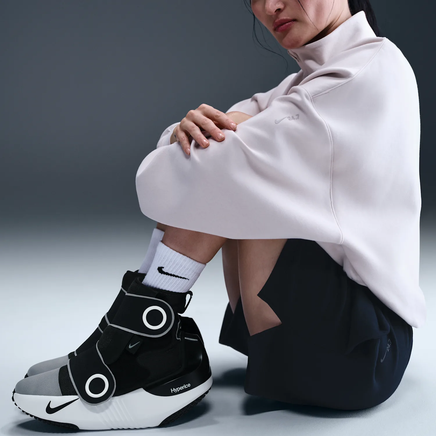 Nike x Hyperice Hyperboot image 8