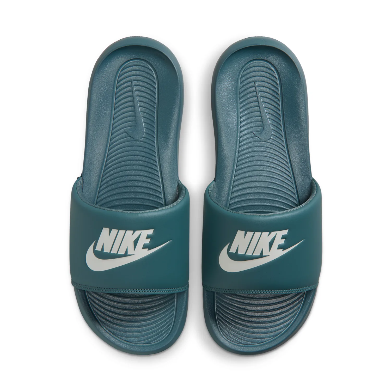 Nike Victori One image 4