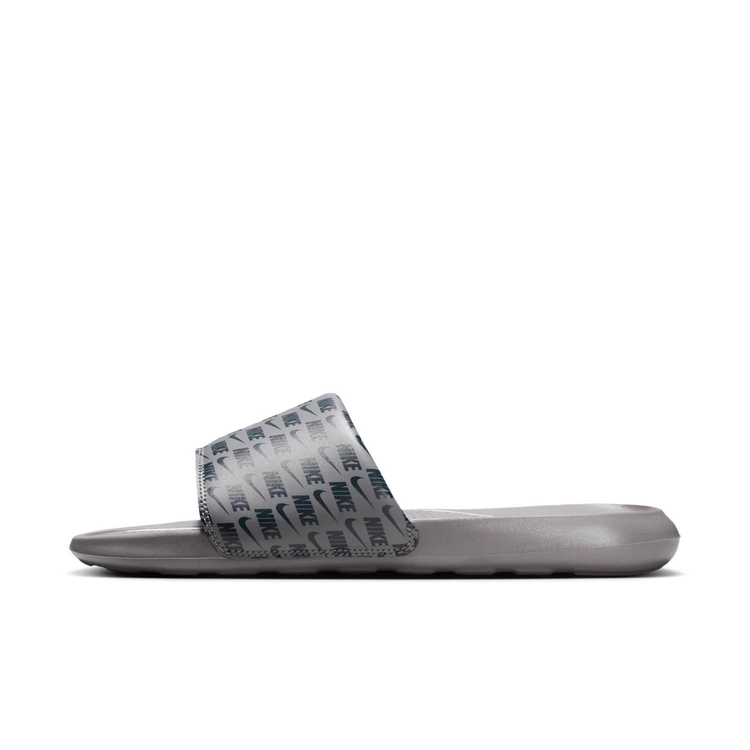 Nike Victori One image 2